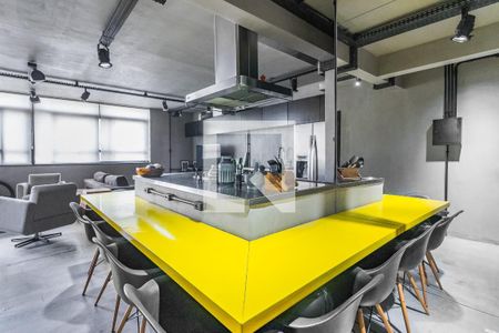 Cozinha de apartamento para alugar com 2 quartos, 107m² em Itaim Bibi, São Paulo