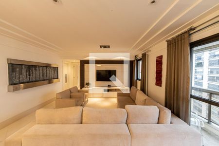 Apartamento para alugar com 4 quartos, 220m² em Vila Regente Feijó, São Paulo