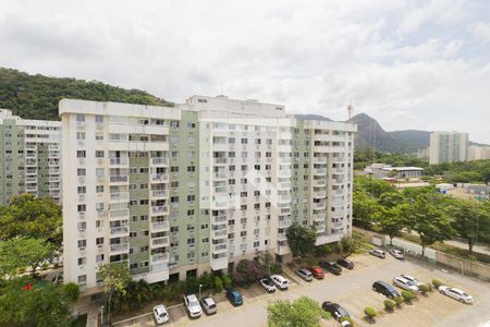Vista de apartamento à venda com 2 quartos, 67m² em Camorim, Rio de Janeiro