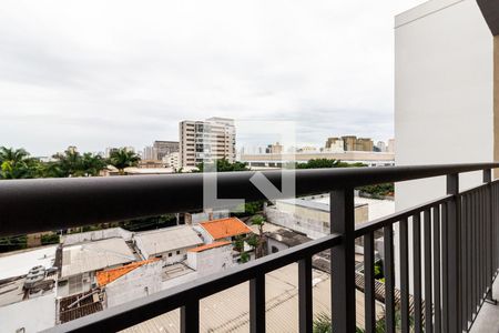 Varanda de kitnet/studio para alugar com 1 quarto, 26m² em Indianópolis, São Paulo