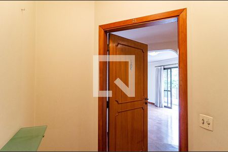 Entrada Elevador Particular de apartamento à venda com 3 quartos, 153m² em Vila Clementino, São Paulo