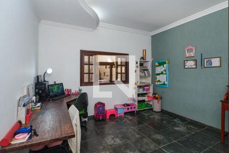 Casa à venda com 4 quartos, 295m² em Floramar, Belo Horizonte