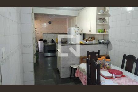 Casa à venda com 3 quartos, 360m² em Sagrada Família, Belo Horizonte