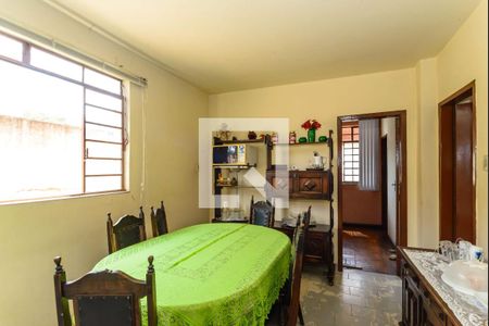 Casa à venda com 6 quartos, 200m² em Colégio Batista, Belo Horizonte
