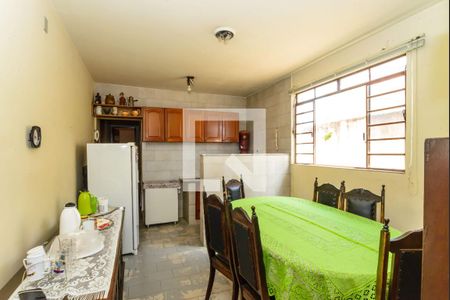 Casa à venda com 6 quartos, 200m² em Colégio Batista, Belo Horizonte