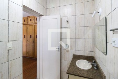 Banheiro do quarto 1 de casa para alugar com 3 quartos, 182m² em Jardim da Gloria, São Paulo