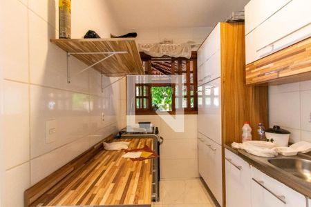 Cozinha de casa de condomínio para alugar com 2 quartos, 67m² em Jardim Barbacena, Cotia