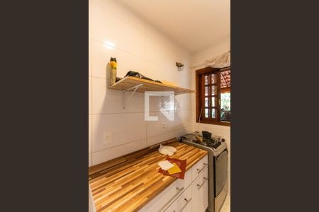 Cozinha de casa de condomínio para alugar com 2 quartos, 67m² em Jardim Barbacena, Cotia