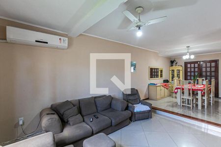 Sala de Estar de casa à venda com 4 quartos, 200m² em Tristeza, Porto Alegre