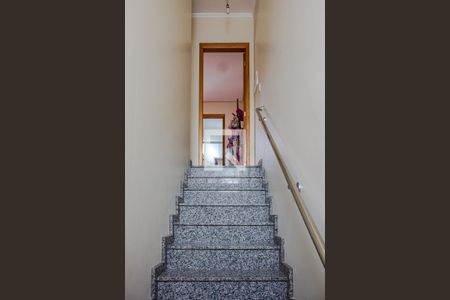 Escada de casa à venda com 2 quartos, 84m² em São José, Canoas