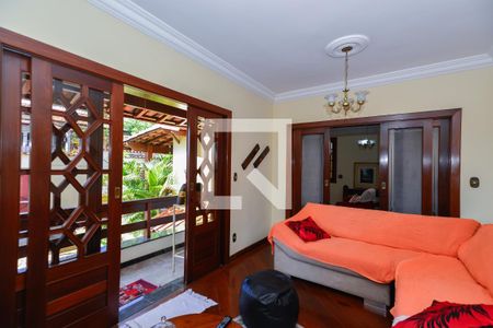 Casa à venda com 4 quartos, 346m² em Santa Branca, Belo Horizonte