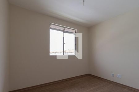 Quarto 1 de apartamento para alugar com 2 quartos, 48m² em Sítio Cercado, Curitiba