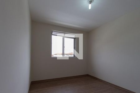 Quarto 2 de apartamento para alugar com 2 quartos, 48m² em Sítio Cercado, Curitiba