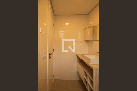 Banheiro de kitnet/studio à venda com 1 quarto, 33m² em Centro Histórico, Porto Alegre