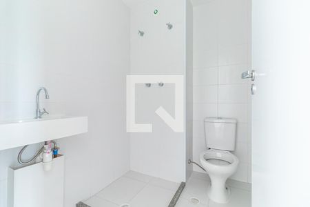 Banheiro de kitnet/studio para alugar com 1 quarto, 27m² em Socorro, São Paulo