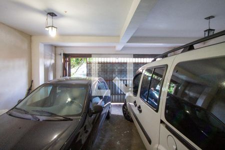 Garagem de casa à venda com 3 quartos, 330m² em Quitaúna, Osasco