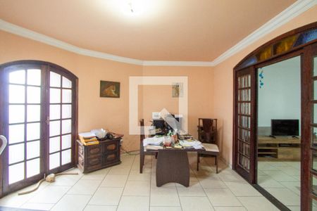 Sala de Estar de casa à venda com 3 quartos, 330m² em Quitaúna, Osasco