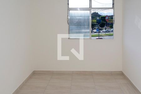 Quarto 1 de apartamento para alugar com 2 quartos, 52m² em Taquara, Rio de Janeiro