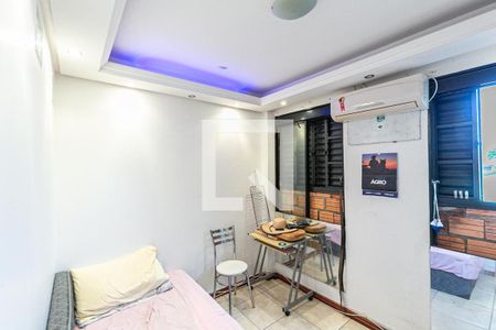 Quarto de kitnet/studio à venda com 1 quarto, 40m² em Partenon, Porto Alegre
