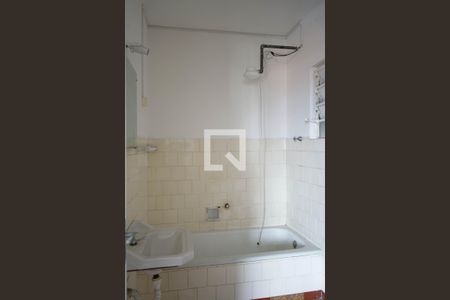 Banheiro de apartamento para alugar com 1 quarto, 35m² em Bom Retiro, São Paulo