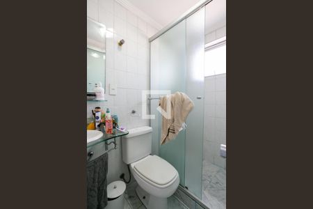 Banheiro da suíte de apartamento à venda com 2 quartos, 75m² em Vila Romero, São Paulo