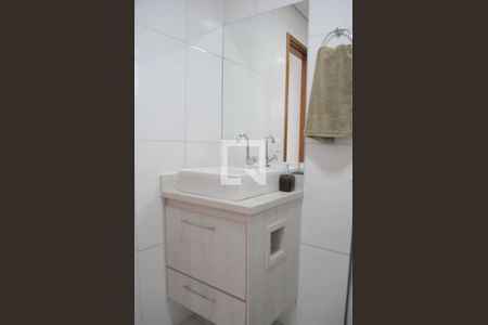 Banheiro de casa de condomínio à venda com 2 quartos, 64m² em Vila Alpina, São Paulo