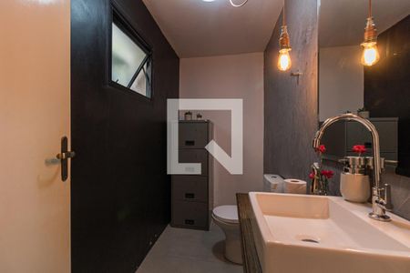 Lavabo de casa à venda com 2 quartos, 170m² em São João, Porto Alegre