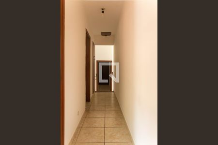 Corredor de casa à venda com 4 quartos, 125m² em Jardim Luanda, São Paulo