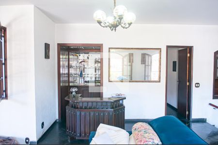 Casa de condomínio à venda com 300m², 4 quartos e 4 vagas Casa de condomínio à venda com 300m², 4 quartos e 4 vagasSala 2