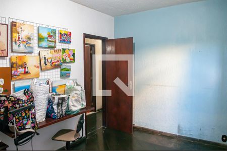 Casa de condomínio à venda com 300m², 4 quartos e 4 vagas Casa de condomínio à venda com 300m², 4 quartos e 4 vagasQuarto 2