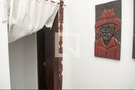 Casa de condomínio à venda com 300m², 4 quartos e 4 vagas Casa de condomínio à venda com 300m², 4 quartos e 4 vagasComodo