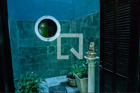 Casa de condomínio à venda com 300m², 4 quartos e 4 vagas Casa de condomínio à venda com 300m², 4 quartos e 4 vagasEspaço