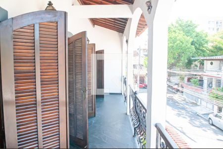 Casa de condomínio à venda com 300m², 4 quartos e 4 vagas Casa de condomínio à venda com 300m², 4 quartos e 4 vagasVaranda Sala 2