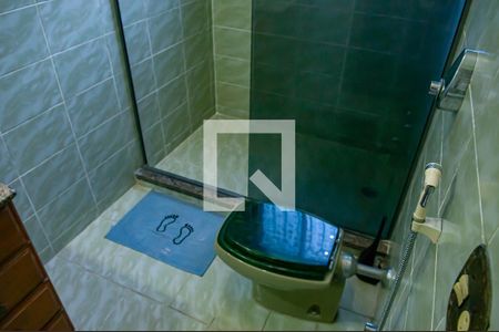 Casa de condomínio à venda com 300m², 4 quartos e 4 vagas Casa de condomínio à venda com 300m², 4 quartos e 4 vagasQuarto 3 - Suite