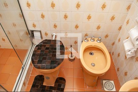 Casa de condomínio à venda com 300m², 4 quartos e 4 vagas Casa de condomínio à venda com 300m², 4 quartos e 4 vagasBanheiro 1