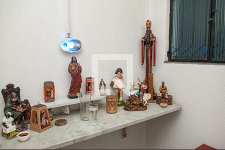 Casa de condomínio à venda com 300m², 4 quartos e 4 vagas Casa de condomínio à venda com 300m², 4 quartos e 4 vagasComodo