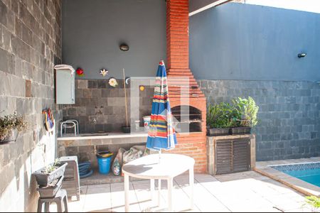 Casa de condomínio à venda com 300m², 4 quartos e 4 vagas Casa de condomínio à venda com 300m², 4 quartos e 4 vagasChurrasqueira