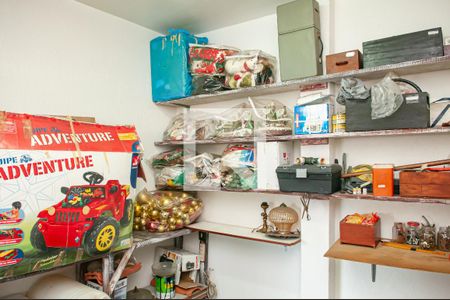 Casa de condomínio à venda com 300m², 4 quartos e 4 vagas Casa de condomínio à venda com 300m², 4 quartos e 4 vagasTerraço - Quarto