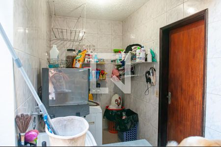 Casa de condomínio à venda com 300m², 4 quartos e 4 vagas Casa de condomínio à venda com 300m², 4 quartos e 4 vagasArea de Serviço