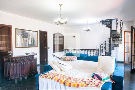 Casa de condomínio à venda com 300m², 4 quartos e 4 vagas Casa de condomínio à venda com 300m², 4 quartos e 4 vagasSala 2