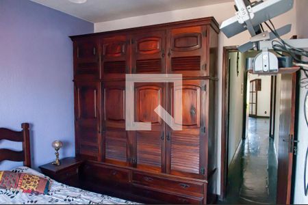 Casa de condomínio à venda com 300m², 4 quartos e 4 vagas Casa de condomínio à venda com 300m², 4 quartos e 4 vagasQuarto 4 - Suite