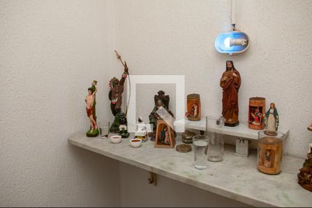 Casa de condomínio à venda com 300m², 4 quartos e 4 vagas Casa de condomínio à venda com 300m², 4 quartos e 4 vagasComodo