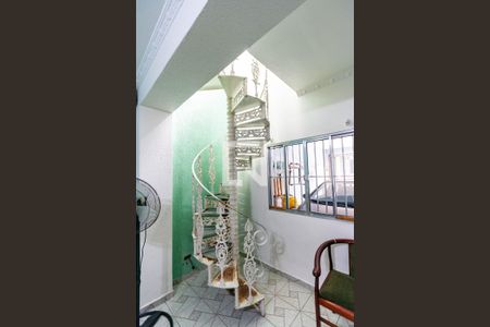 Escada de casa à venda com 2 quartos, 125m² em Conjunto Residencial Sitio Oratório, São Paulo
