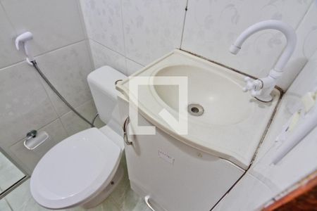 Banheiro de casa de condomínio à venda com 2 quartos, 100m² em Vila Marina, São Paulo