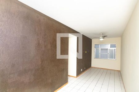 Apartamento à venda com 67m², 2 quartos e 1 vagaSala