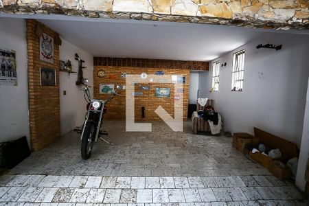 Casa para alugar com 316m², 4 quartos e 5 vagas Casa para alugar com 316m², 4 quartos e 5 vagasGaragem