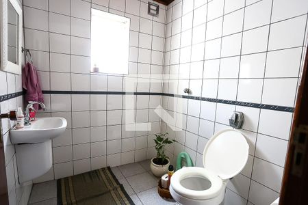 Casa para alugar com 316m², 4 quartos e 5 vagas Casa para alugar com 316m², 4 quartos e 5 vagasBanheiro da Suíte 1