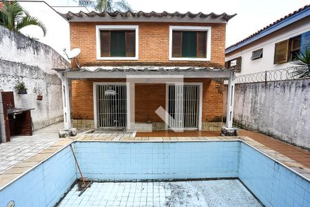 Casa para alugar com 316m², 4 quartos e 5 vagas Casa para alugar com 316m², 4 quartos e 5 vagasQuintal