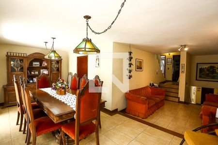 sala de casa para alugar com 4 quartos, 316m² em Vila Sônia, São Paulo