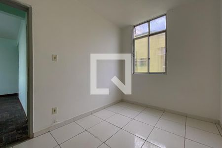 Quarto 1 de apartamento para alugar com 2 quartos, 50m² em Parada de Lucas, Rio de Janeiro